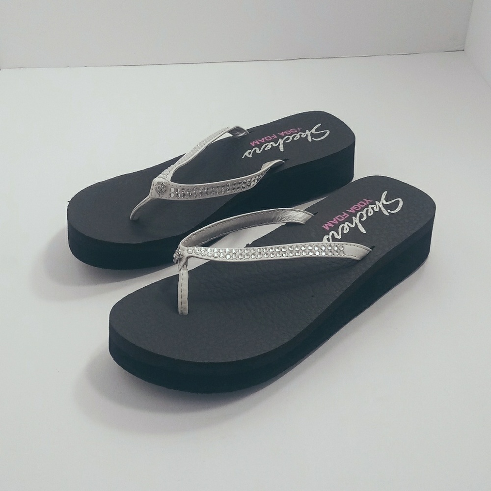 Sketchers yoga Foam sandals size 8